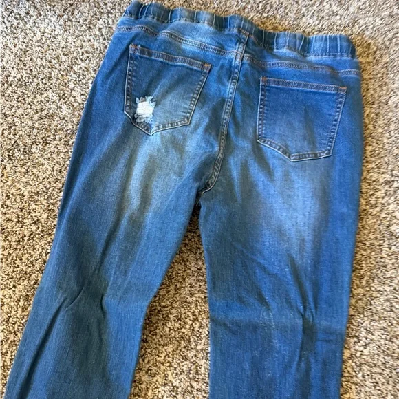 Fashion Nova Distressed Skinny Jeans in Blue - Picture 6 of 7